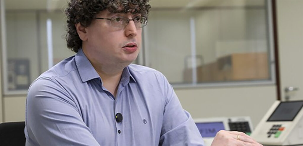 Urna eletrônica ganha nova interface para tornar votação mais acessível e intuitiva