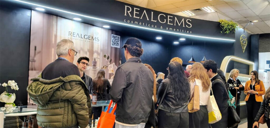 Realgems destaca inovação, sustentabilidade e experiência do hóspede no Encatho & Exprotel 2026