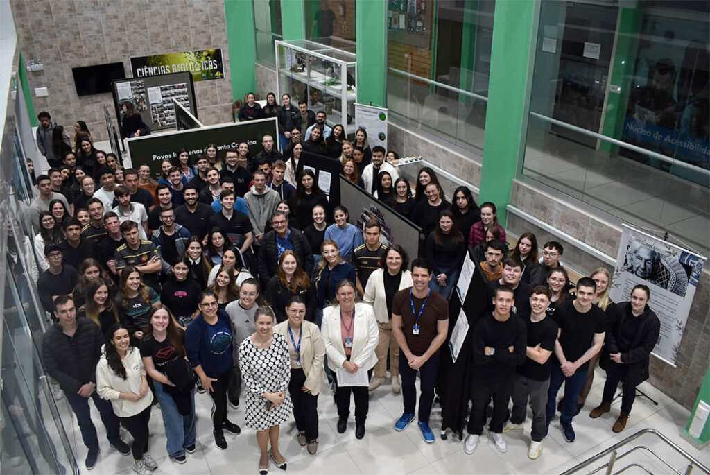 Curso de Ciências Contábeis da Unoesc celebra 40 anos com exposição fotográfica  