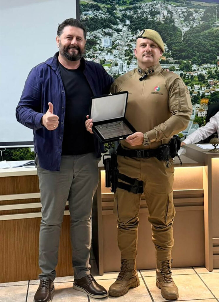 Cabo da PM que salvou vida de bebê engasgada recebe Moção de Aplauso em Herval d'Oeste