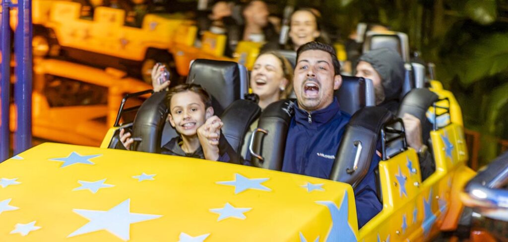 Beto Carrero World se despede da Star Mountain e inaugura nova fase da Fire Whip