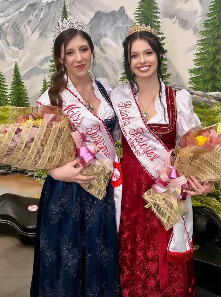 Treze Tílias empossa novas representantes do turismo e da Tirolerfest