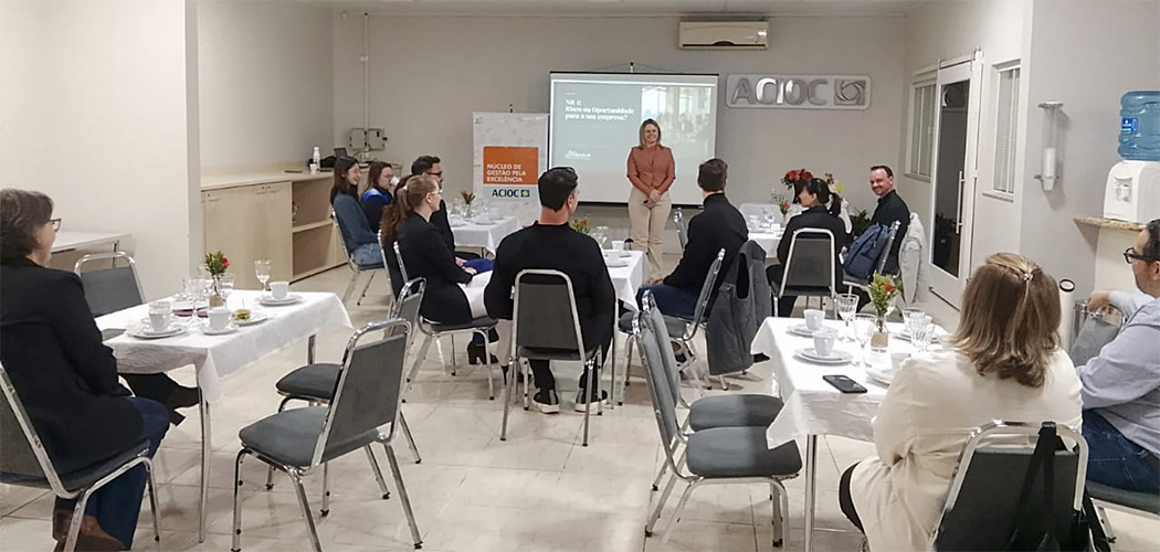 Café com Excelência da ACIOC Joaçaba aborda impactos da NR-1 na gestão de pessoas