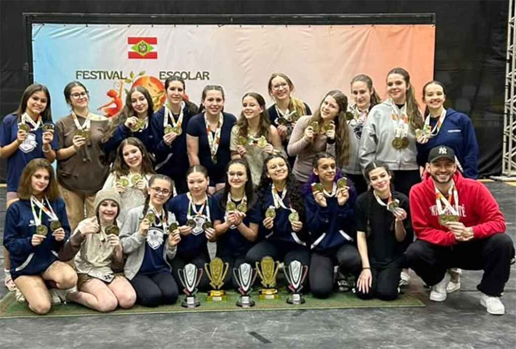 Grupo de dança do Colégio Unoesc conquista importantes premiações na etapa final do Dança Catarina