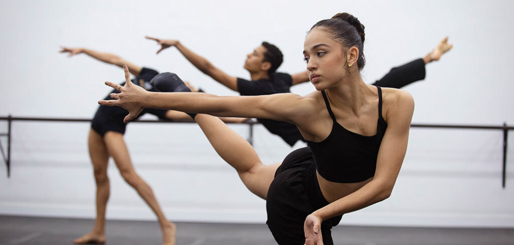 Escola Bolshoi estreia balé contemporâneo “Por Sorte”, de Alan Keller, em Joinville