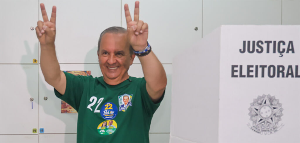 Jorginho Mello é reeleito governador de Santa Catarina e garante novo mandato