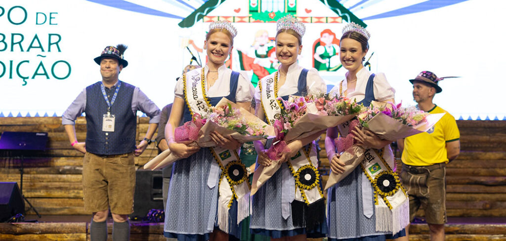 Oktoberfest Blumenau elege realeza para 2027 e inicia novo ciclo de divulgação da festa