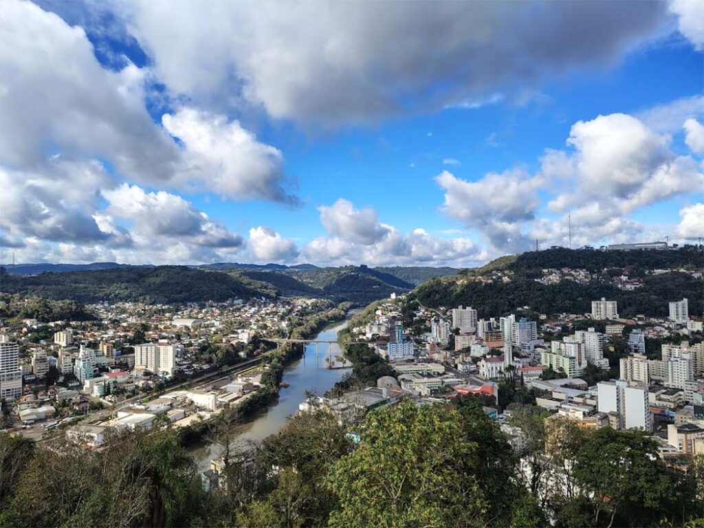 Voa+SC: novas rotas regionais iniciam na terça-feira, 3/11, com o voo inaugural entre Florianópolis e Joaçaba