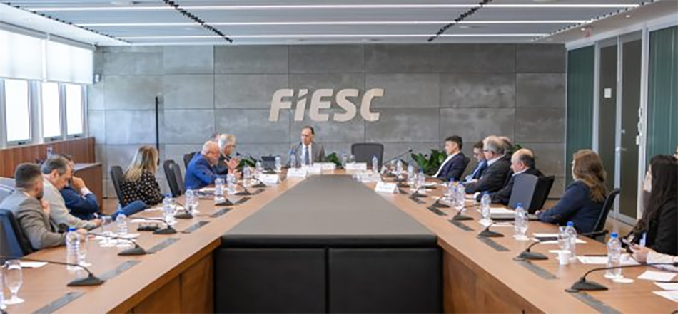 Orçamento para rodovias federais de SC e fim da escala 6X1 preocupam setor produtivo