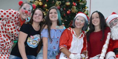 O ponto alto foi a chegada do Papai Noel e Mamãe Noel