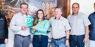 A entrega do selo ocorreu no dia 28 de junho e foi realizada pelos representantes da Basf/Foto: Assessoria de Imprensa