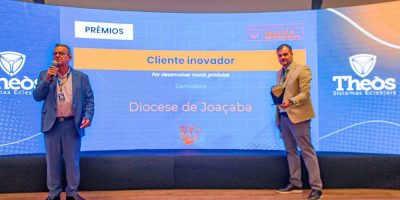 Diocese de Joaçaba recebe Prêmio Cliente Inovador da Theòs Sistemas Eclesiais