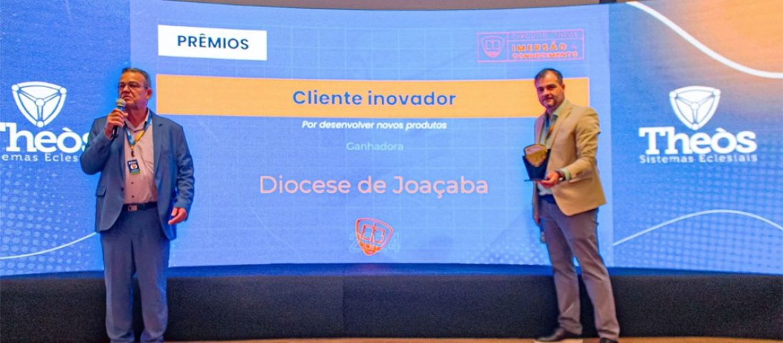 Diocese de Joaçaba recebe Prêmio Cliente Inovador da Theòs Sistemas Eclesiais