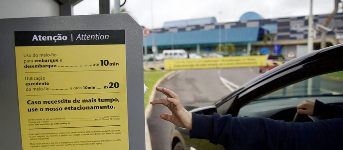 Projeto regulamenta a cobrança de estacionamento em área de embarque de aeroportos