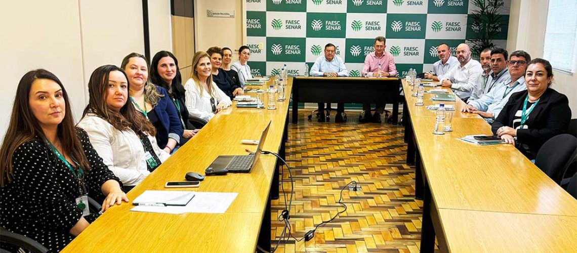 Reunião realizada na sede do Sistema Faesc/Senar contou com a presença de representantes de entidades e instituições parceiras. (Foto: Silvania Cuochinski/MB Comunicação)