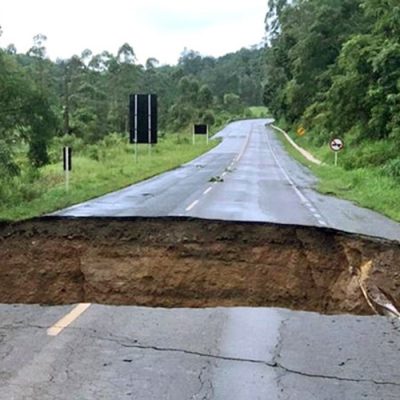 BR 280 foi totalmente interrompida em seu km 96, no Planalto Norte de SC/Foto: PRF