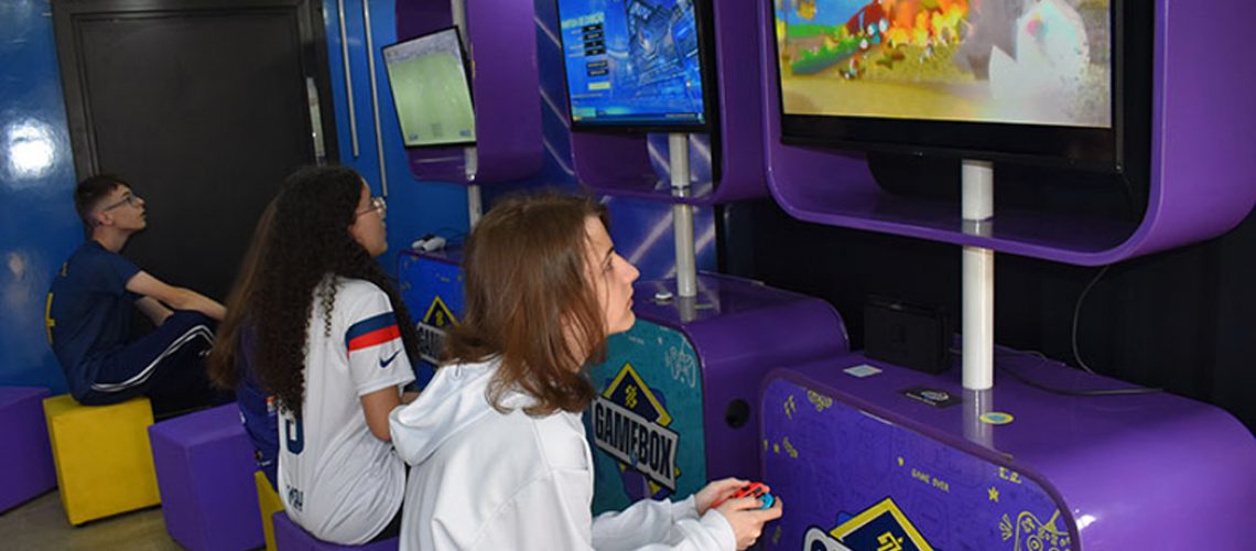 Mais de 700 pessoas visitam a Game Box Experience na Unoesc Joaçaba