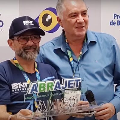 Idealizador da BNT Mercosul, Geninho Goes, recebe Troféu Amigo da ABRAJET/Foto: Maely Silva-Bom Dia SC