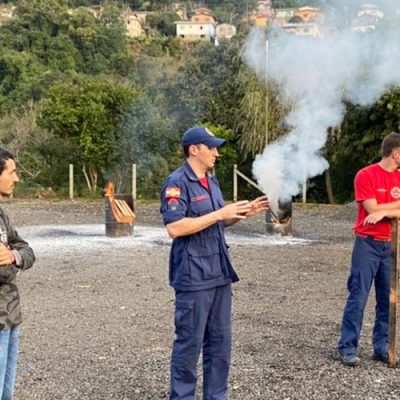 Servidores realizam capacitação sobre primeiros socorros e combate à princípios de incêndio