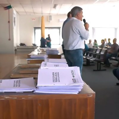 Produtores rurais recebem certificação do georreferenciamento em Pinheiro Preto