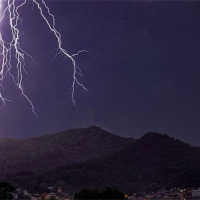 Defesa Civil alerta para chuvas intensas, granizo e ventos fortes, no Grande Oeste, Alto Vale do Itajaí e Grande Florianópolis – Foto: Ricardo Wolffenüttel / Arquivo / SECOM