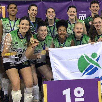 Voleibol feminino da Unoesc vai representar o Brasil em competição na Rússia