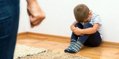 Mais de 90% dos casos de agressões contra crianças no Brasil ocorrem dentro de casa