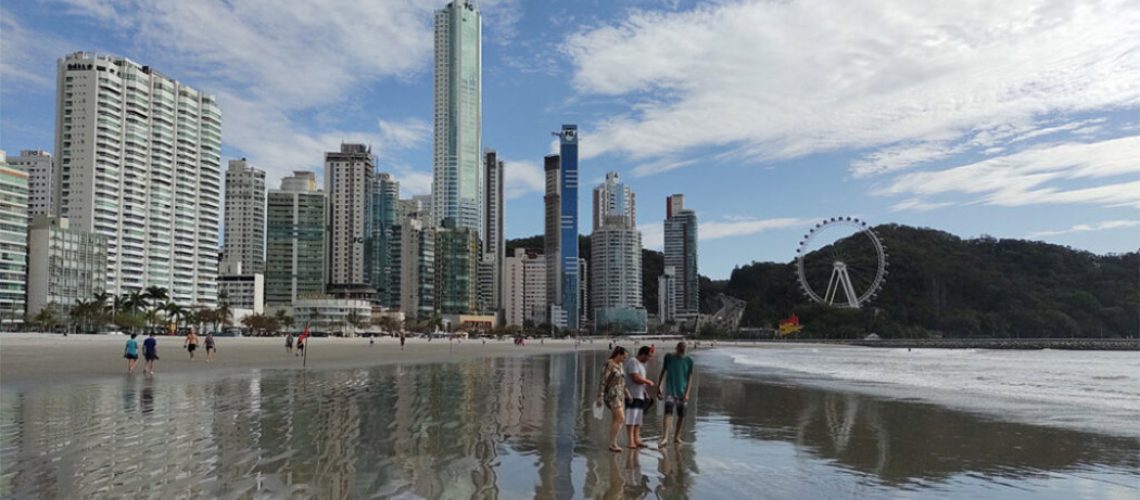 Governo eleito atualiza dados do verão em Balneário Camboriú/Foto: Maely Silva - Bom Dia SC