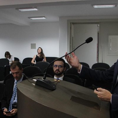 Câmara de Vereadores de Joaçaba recebe Delegado da Receita Federal
