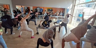 Adolescentes do Novos Caminhos vivenciam experiência com cinema e dança