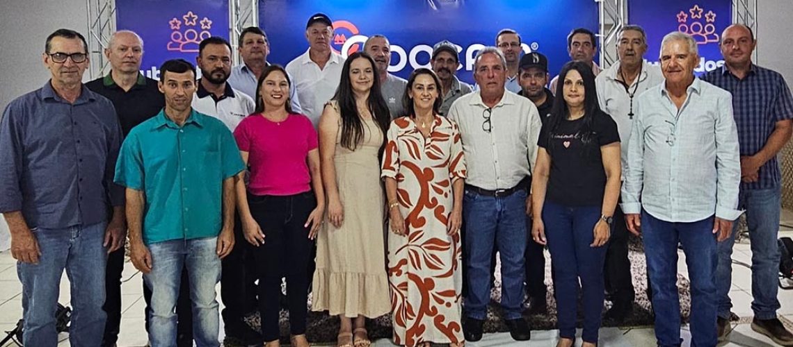 Coocam celebra o compromisso de seus colaboradores em noite de homenagens