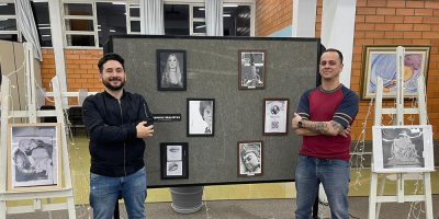 Biblioteca da Unoesc Joaçaba recebe exposição de desenhos realistas