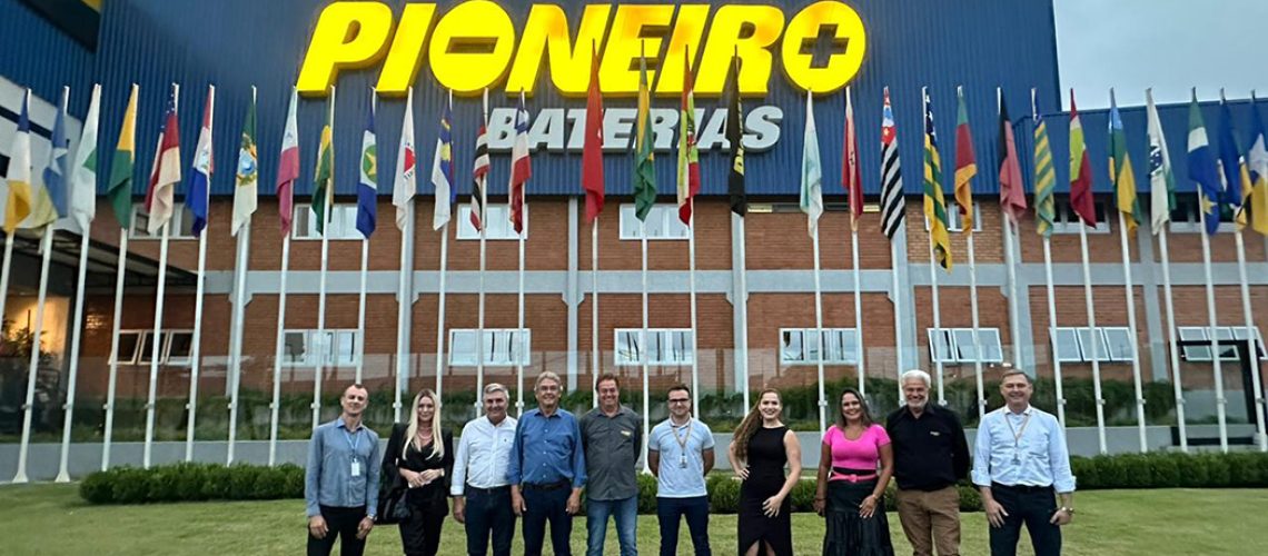 Empresa Pioneiro recebem visita do presidente e diretores da Celesc em Treze Tílias