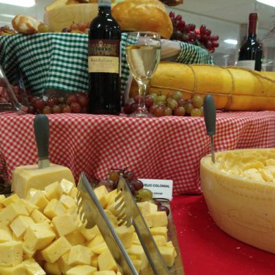 Mesa de queijos faz parte do cardápio do jantar temático Noite Italiana no Machadinho Thermas Resort Spa/Foto: Bom Dia SC