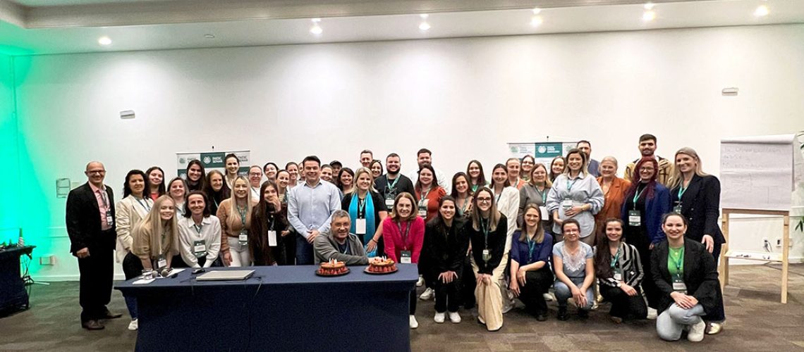 Turma celebra o êxito da capacitação juntamente com representantes do Sistema Faesc/Senar/ Foto: Divulgação Sistema Faesc/Senar