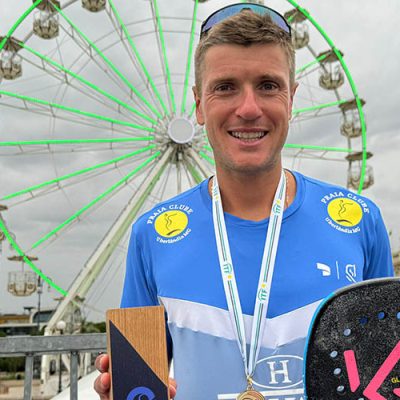 André Baran é campeão mundial e chega ao topo do ranking no beach tennis