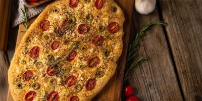 Focaccia de Tomate, Alecrim e Azeitonas