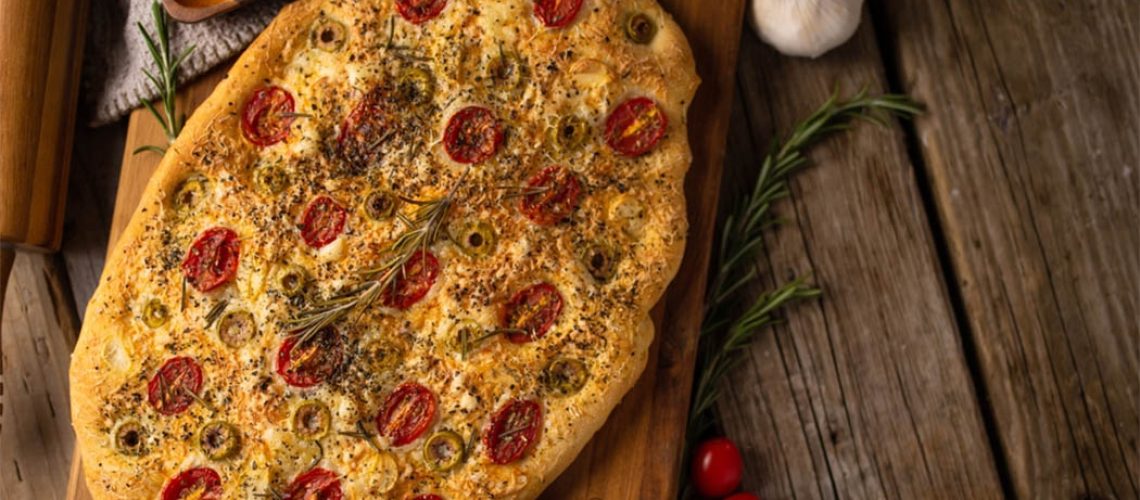 Focaccia de Tomate, Alecrim e Azeitonas