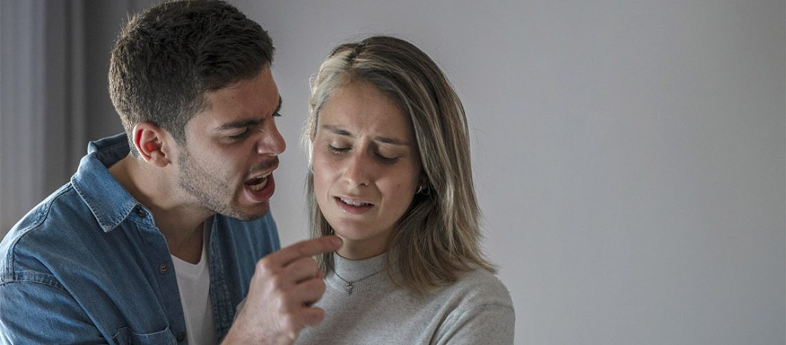 Namorados abusivos: Confira alguns sinais que podem configurar abuso e violência no relacionamento
