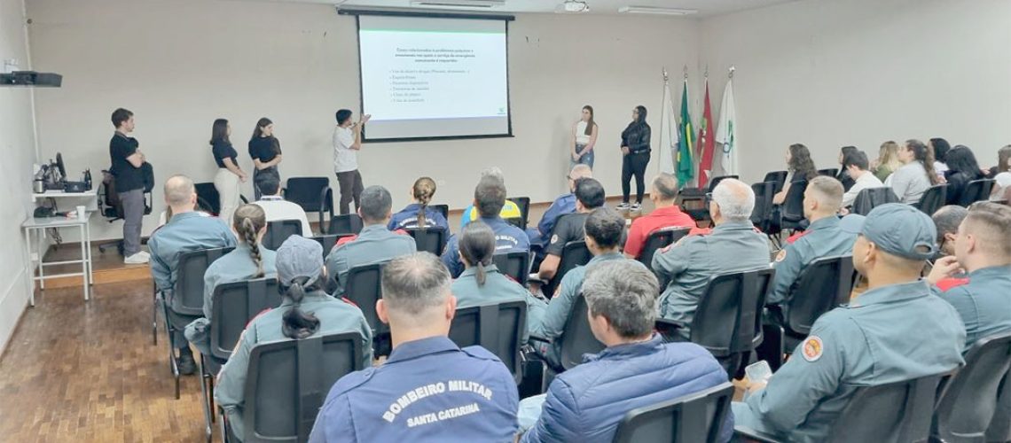 CBMSC participa de Encontro sobre saúde mental com acadêmicos de Psicologia da Unoesc em Joaçaba/Foto: Divulgação CBMSC/Joaçaba