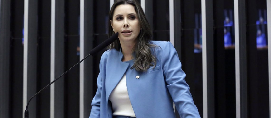 Carol de Toni denuncia nova irregularidade no Programa Pé-de-Meia