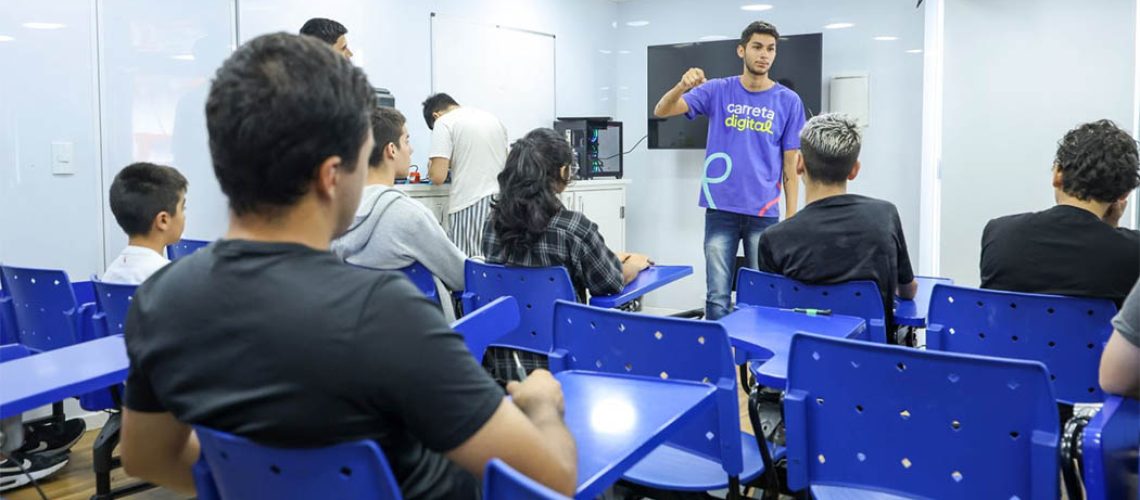 Projeto Carreta Digital capacita 500 jovens em Florianópolis a partir desta segunda-feira (13)/Foto: Leo Munhoz/Secom