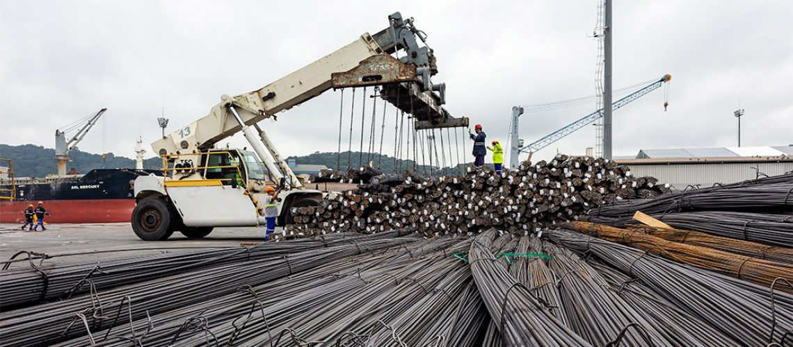 Cooperativa de construtoras de SC importam 20 mil toneladas de aço - Bom Dia  SC