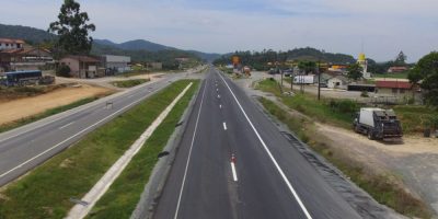 Serão destinados R$5 milhões para as obras de duplicação da BR-470, a serem aplicados no trecho Navegantes – Rio do Sul. E também outros R$ 5 milhões para as obras da BR-280, no trecho entre São Francisco do Sul – Jaraguá do Sul