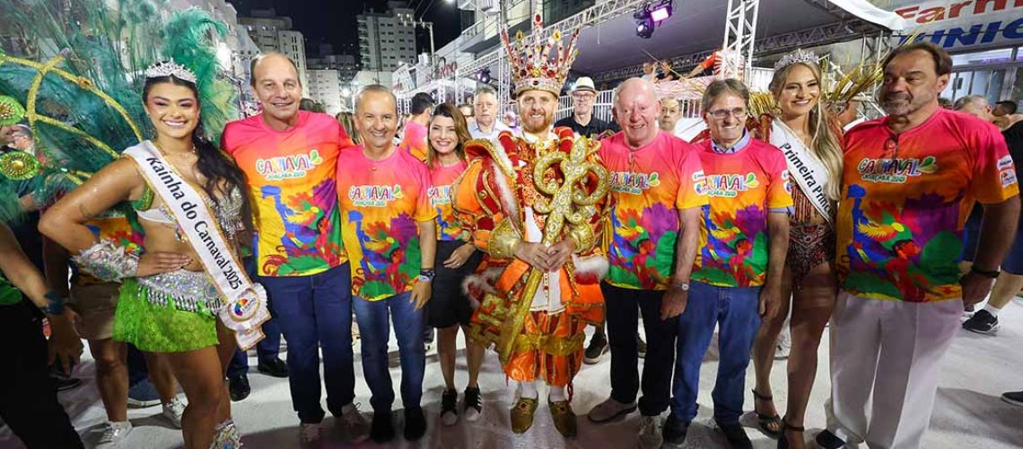 Jorginho Mello prestigia o Carnaval de Joaçaba 2025/Foto: Léo Munhoz / Secom GOVSC