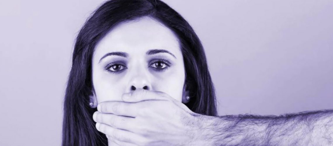 Menrupting ou manterrupting acontece quando as mulheres que estão falando são interrompidas por um homem