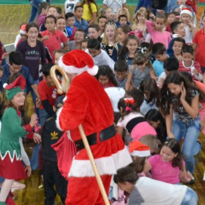 O público lotou o ginásio municipal para a tradicional festa/Foto: Assessoria de Impresa