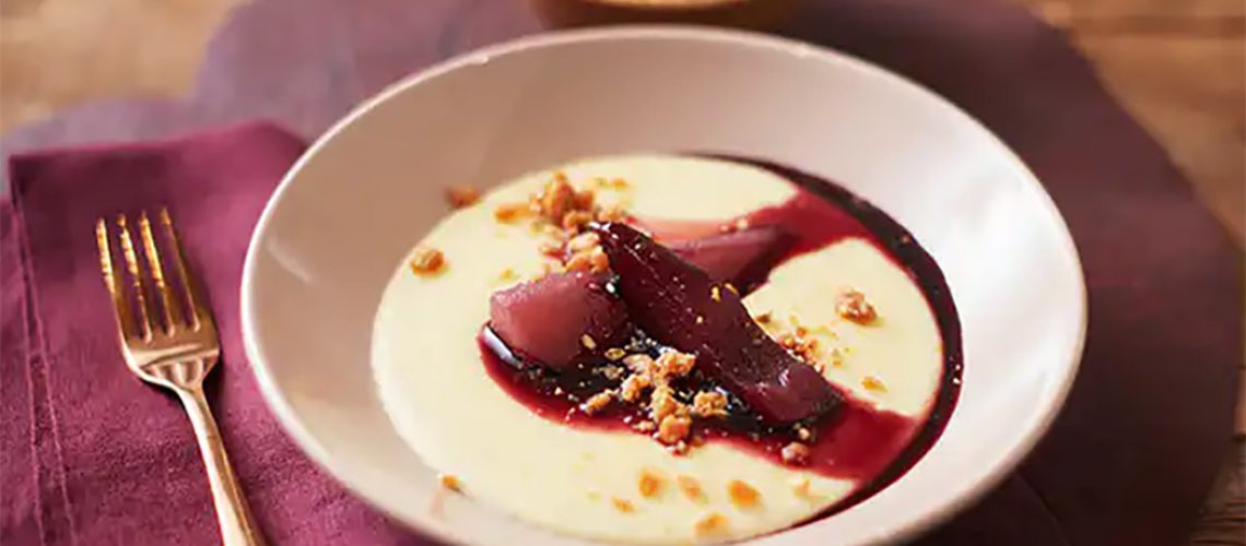 Polenta doce com peras ao vinho