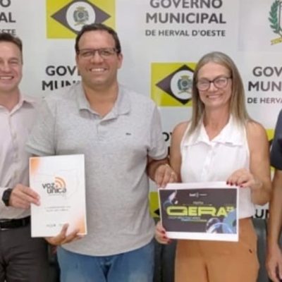 Prefeito de Herval d' Oeste recebe representantes da ACIOC