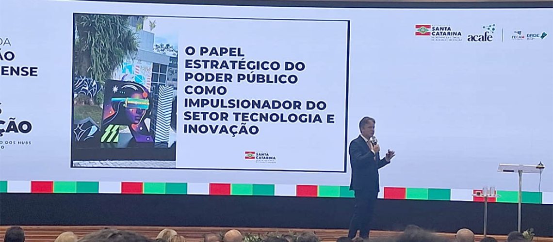 Prefeito e vice-prefeito de Herval d’ Oeste participam de evento com foco na inovação em Florianópolis